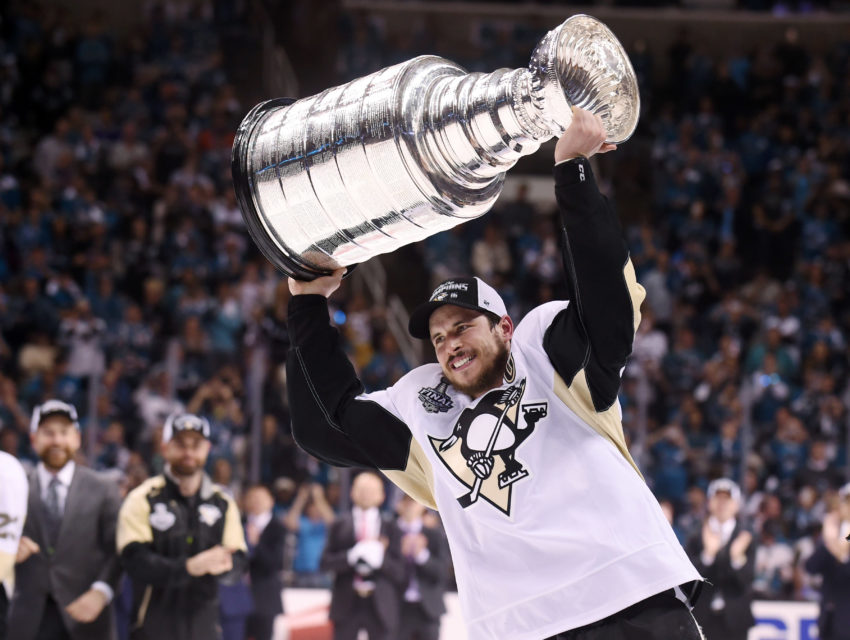 Kessel, Crosby help Penguins bottle Lightning